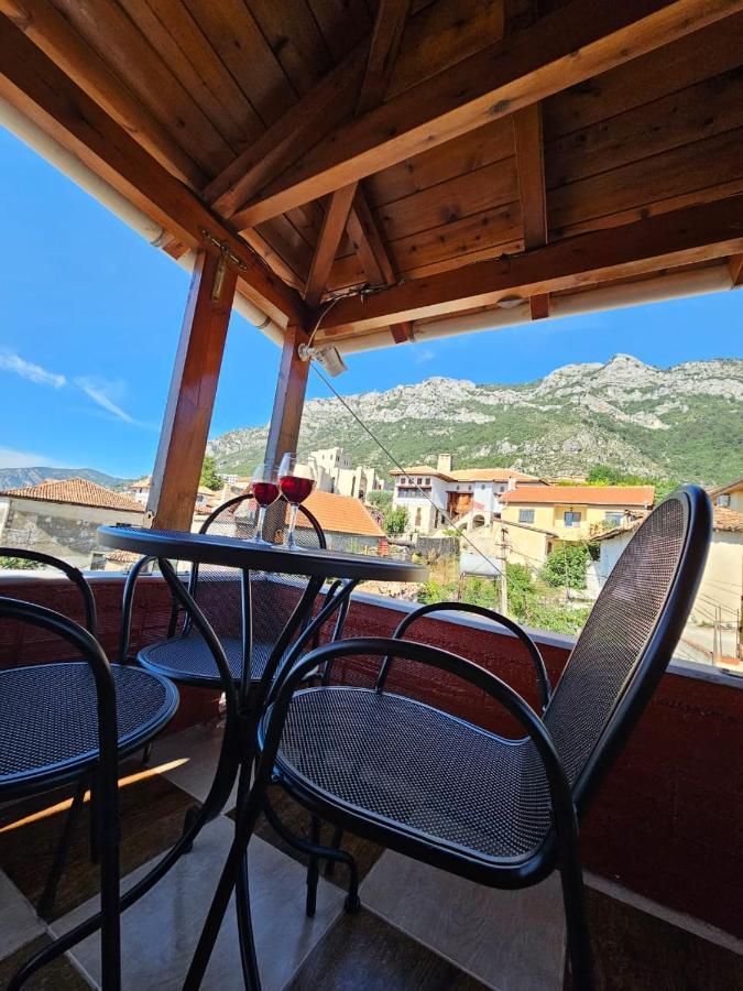 Castle - Inside,Voga Guesthause Hotel Krujë Exterior foto