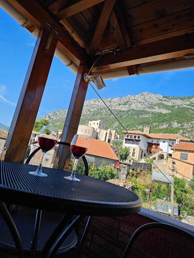 Castle - Inside,Voga Guesthause Hotel Krujë Exterior foto